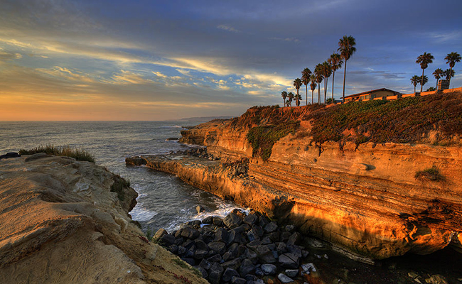 Sunset Cliffs in San Diego at dusk